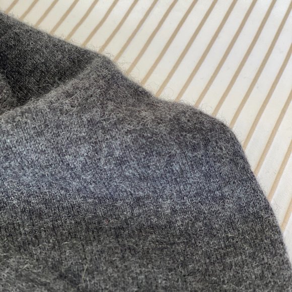 Uniqlo Cashmere Crewneck Grey XS - Picture 4 of 4